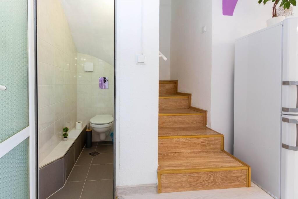 Sunny 2-Bedroom Maisonette Varna & Parking Exterior photo